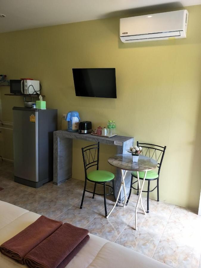 Airee Mini House Hostel Bang Tao Beach  Exterior photo